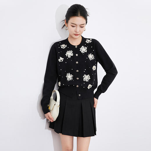 【高货wl】全新升级【铂金会员247/天猫329/差价82】(32232) 洛诗琳法式减龄格雷系手工立体雪花圆领珍珠钉钻开衫外套 商品图1