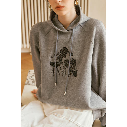 OLrain欧芮儿灰色休闲卫衣女冬季2024年新款鸯尾蕾丝绣花连帽上衣 商品图4