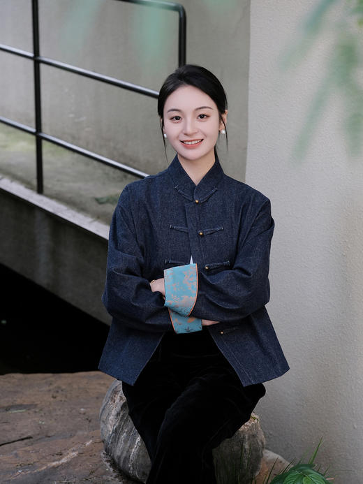 盛唐牡丹| 牛仔配喜鹊纹花锦缎袖口对襟外套 商品图5