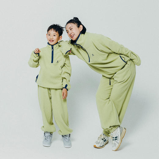 【品牌直发-超值秒杀】ACMEITEM爱棵米 户外亲子摇粒绒束脚裤柔软收脚口运动长裤子男女GAF3020418G/GAF3020475G 商品图2