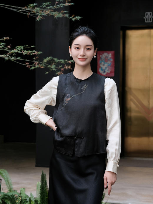 盛唐牡丹|香云纱手绘翠鸟夹棉马甲 商品图0