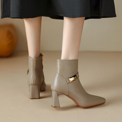 雀说 头层羊皮洋气时装靴方扣马蹄跟高跟短靴5838360 商品图2