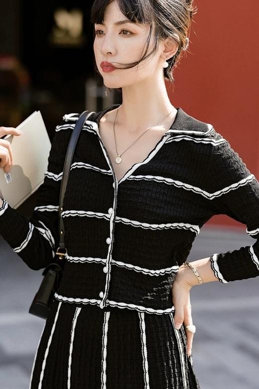 Le Malene 法式优雅花边设计上衣半裙针织套装 17370 商品图3