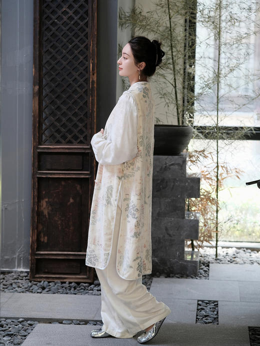 盛唐牡丹| 白色丝绒如意湖亭长马甲 商品图5