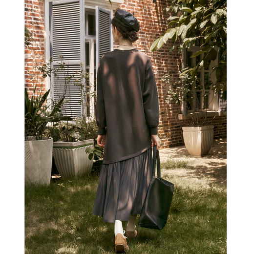 
OLrain欧芮儿休闲卫衣连衣裙女秋季2024年新款设计感拼接下摆长裙 商品图2