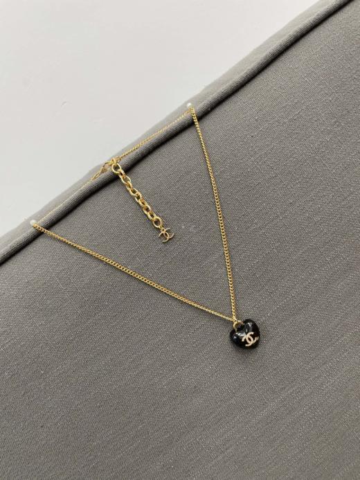 香奈儿黑色亚克力爱心两用项链刘雯同款（XTY） 商品图6