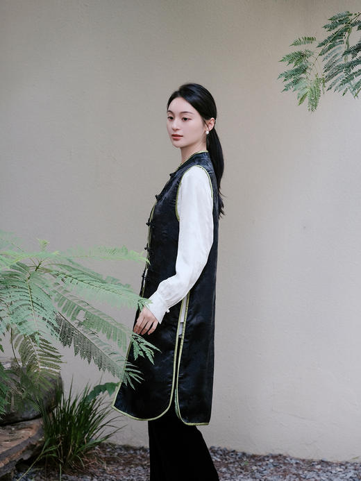 盛唐牡丹| 翠绿色丝绒如意湖亭长马甲 商品图4