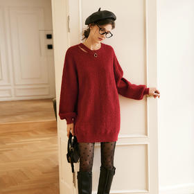 OLrain欧芮儿法式连衣裙女冬季2024年新款单边领不规则镂空毛织裙