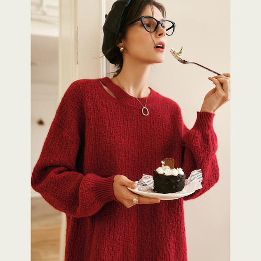 OLrain欧芮儿法式连衣裙女冬季2024年新款单边领不规则镂空毛织裙 商品图2