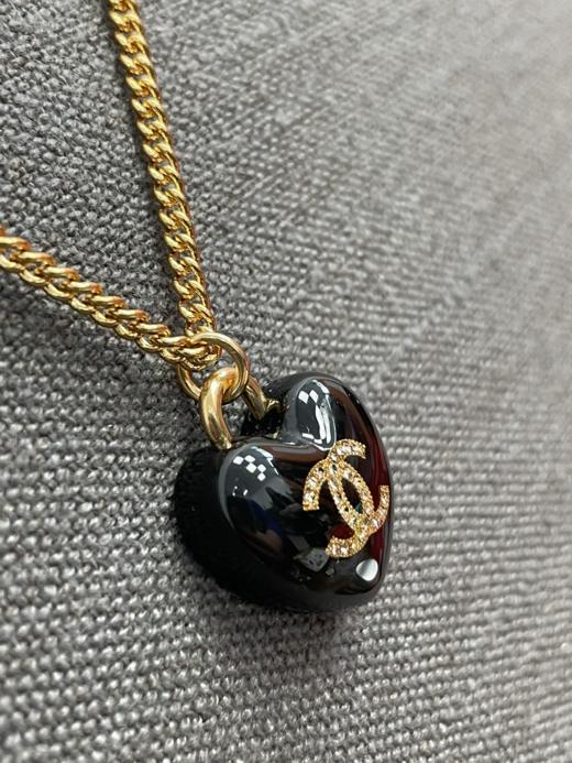 香奈儿黑色亚克力爱心两用项链刘雯同款（XTY） 商品图2