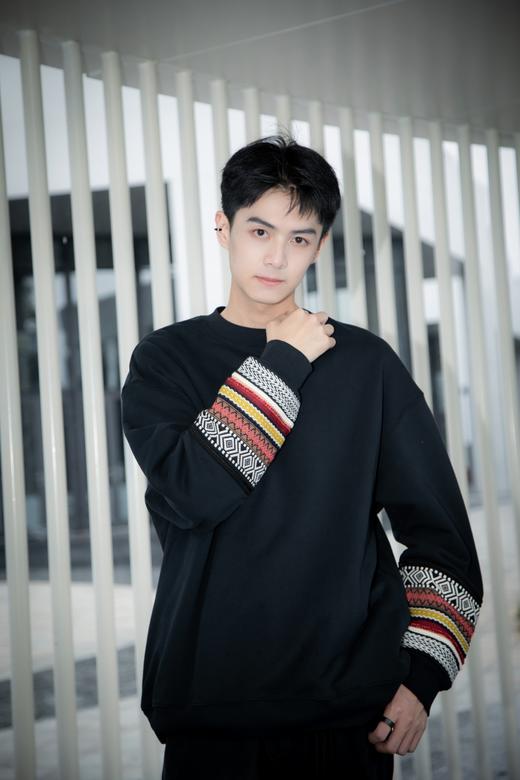 S435864264民族风装饰圆领卫衣 商品图2