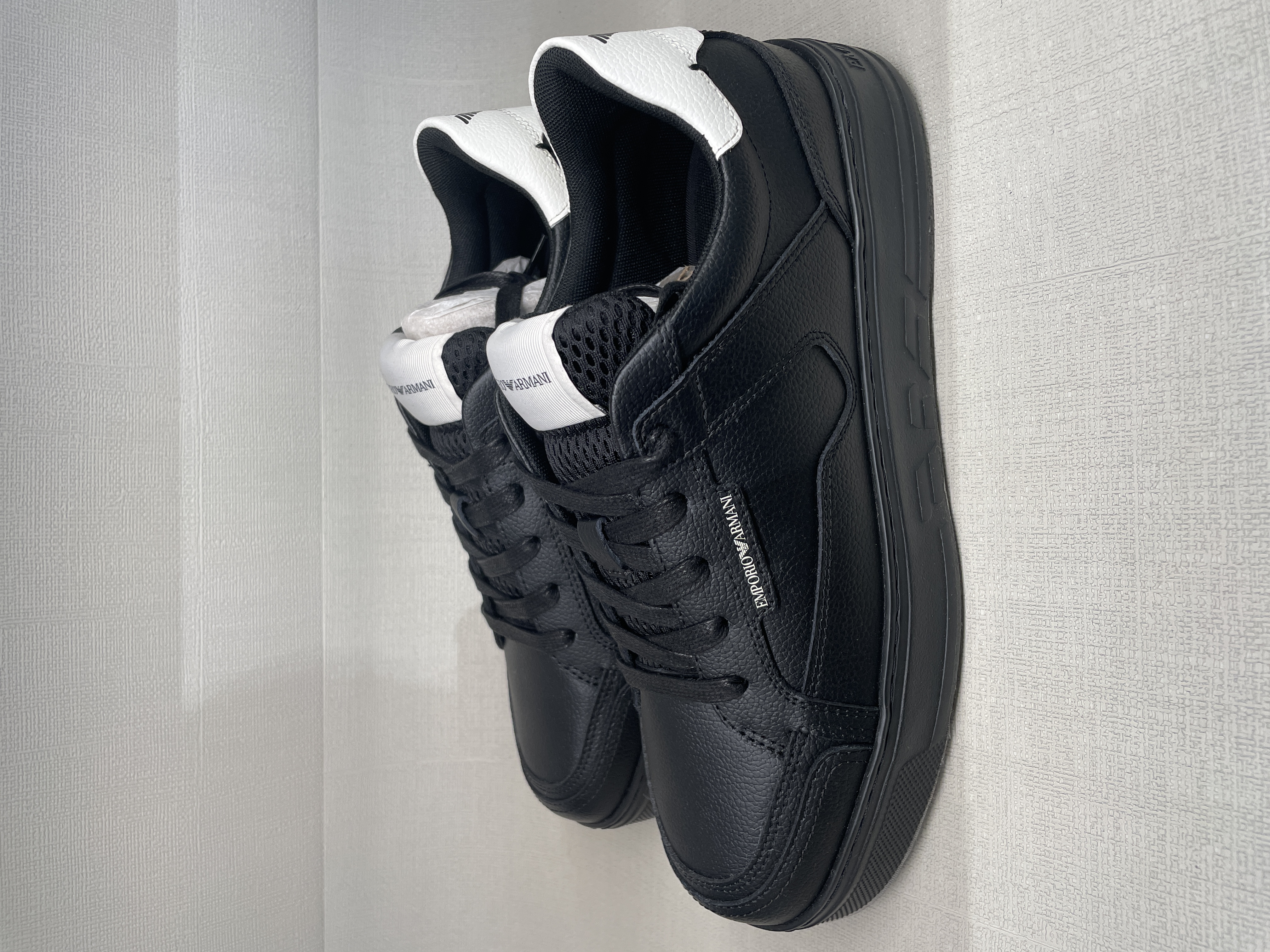 E ARMANI 运动鞋男  X4X568XN162-U066 .【鞋底有膜，试穿小心】