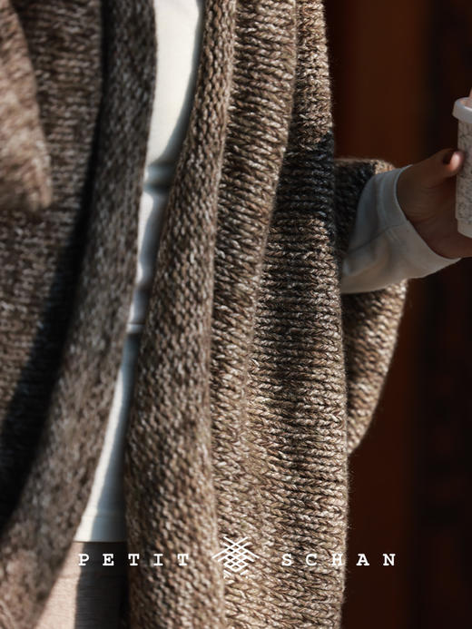 PETIT SCHAN小闪 CLO#413 Neck and neck 不分上下 牦牛绒手纺纱纯手编针织开衫大外套 商品图5
