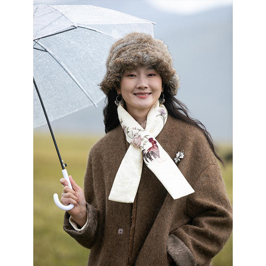 牧衣游原创 丝麻棉手工刺绣炒色夹棉围巾 春又生【不支持会员折】 商品图2