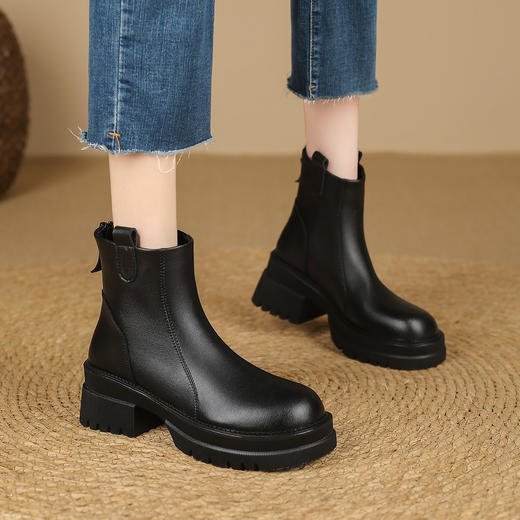 品质好货 | Safiya/索菲娅2024秋冬圆头复古休闲粗跟厚底短靴 SF44118717 商品图2