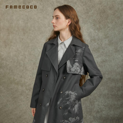 Famecoco范可儿戗驳领收腰系带长款风衣气质山水印花FAC6AT004 商品图4