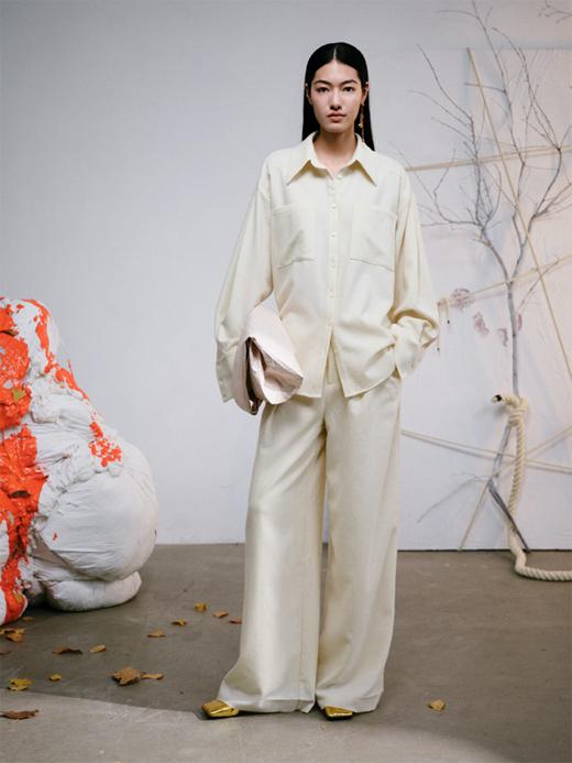 LIYIHAN 进口面料24秋绵羊毛刺绣衬衫长袖落肩女款简约宽松高级感 商品图1