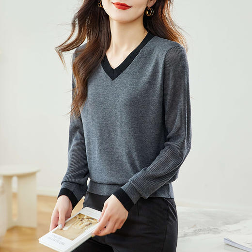 CC-MY-502    V领针织上衣女款早秋2024春秋拼色时尚洋气羊毛长袖毛衣打底衫女 商品图1