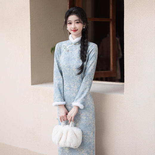 2024冬季新款提花超柔加毛加厚改良版修身旗袍SJT708 商品图2