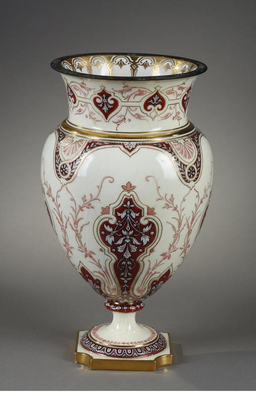 独角鹿西洋古董 法国御窑塞弗尔出品手绘描金装饰花卉主题瓷瓶 商品图0