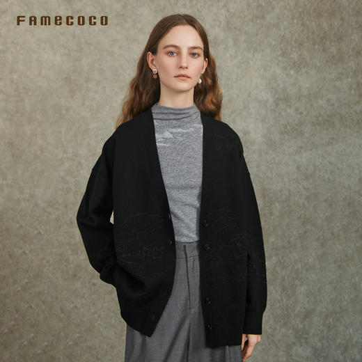 Famecoco范可儿V领羊毛开衫宽松显瘦简约国风外套FAC6DA001 商品图3