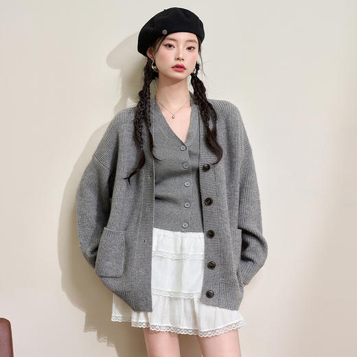西遇学院风针织衫开衫女新款宝蓝色宽松慵懒风毛衣外套D3642439 商品图3