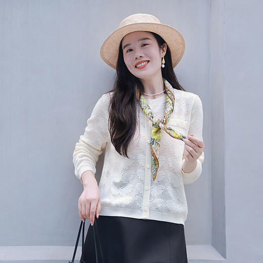 包裹的温柔 肌理提花羊毛混纺针织套头衫 商品图1