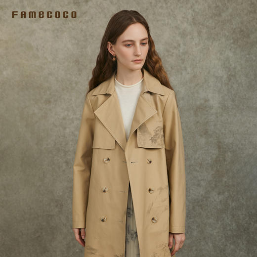 Famecoco范可儿戗驳领收腰系带长款风衣气质山水印花FAC6AT004 商品图2