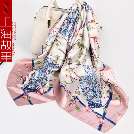 【上海故事，新款仿丝大方巾】2025春秋新款丝滑质感大方巾，手感柔软飘逸透气亲肤丝滑，薄空姐领巾仿丝丝巾妈妈礼物QQ新年礼盒年货礼盒 商品图3