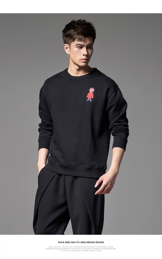 PINLI品立2024秋季新款宽松圆领卡通贴布绣套头卫衣男BG243109046 商品图1