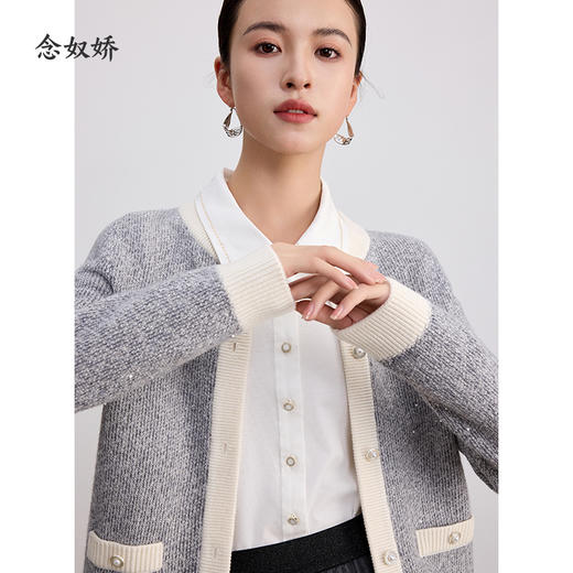 【商场同款】CNR4088“灰雅星河开衫”花纱灰色小香风开衫 H版型藏肉显瘦 圆领设计适合职场穿 定织特色珠片纱精美华丽毛衣 商品图2