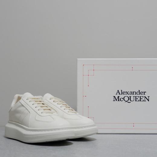 𝐀𝐥𝐞𝐱𝐚𝐧𝐝𝐞𝐫𝐌𝐜𝐐𝐮𝐞.𝐧麦昆德训小白鞋麦昆新设计总监𝐒𝐞𝐚𝐧带来的首作（HC） 商品图0
