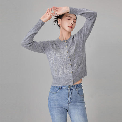 【hrf】全新升级【铂金会员551/天猫739/差价188】(11822) 洛诗琳秋冬新款重工花卉链条刺绣百搭羊绒混纺针织开衫 商品图3