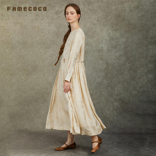 Famecoco范可儿新中式暗纹提花宽松圆领长袖连衣裙FAC6FA002 商品图2