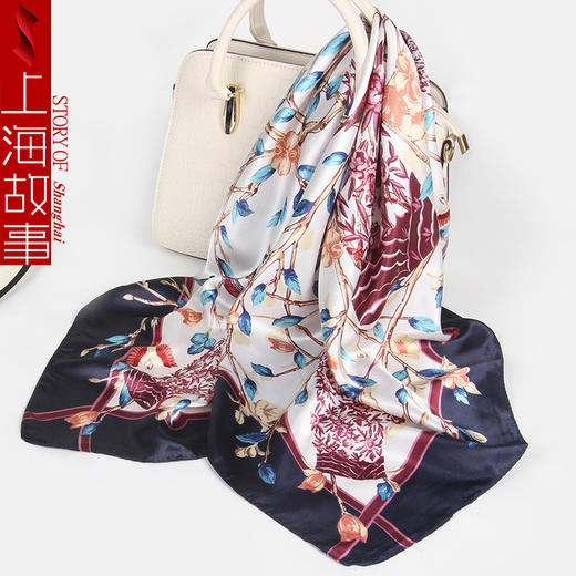 【上海故事，新款仿丝大方巾】2025春秋新款丝滑质感大方巾，手感柔软飘逸透气亲肤丝滑，薄空姐领巾仿丝丝巾妈妈礼物QQ新年礼盒年货礼盒 商品图4