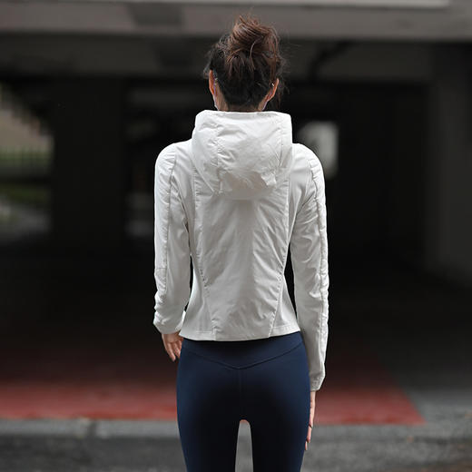 【温暖显瘦棉服】Beemen修身棉服运动外套 保暖不臃肿  拼接设计运动无束缚  可外穿可运动  拉链口袋 防风保暖 户外运动棉袄 商品图3