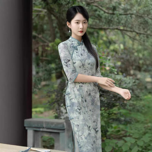 ZAYS-5282烂花绒旗袍2024秋季改良新中式高级感年轻款旗袍日常修身时尚旗袍 商品图1