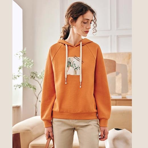 OLrain欧芮儿法式杏色连帽卫衣女早秋2022新款慵懒风减龄印花上衣 商品图4