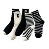 5双全棉袜子女士 黑白字母条纹潮袜 中筒袜秋冬纯棉学生运动袜日系黑白条纹吸汗防臭潮袜 商品缩略图4