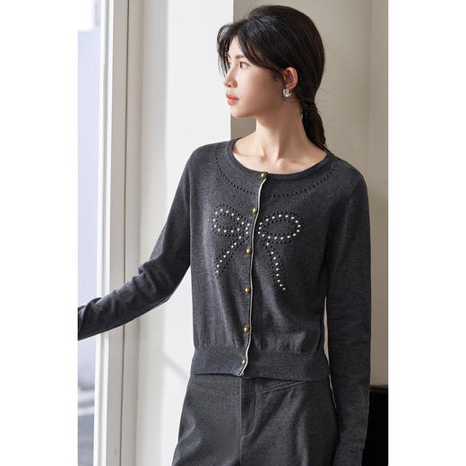 剩S 米思阳2025冬季新款时尚设计感针织衫重工钉珠蝴蝶结开衫上衣4543 商品图2