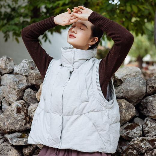 绽放708朵/冬季白鹅绒假两件拼接针织立领保暖无袖背心马甲羽绒服 商品图1