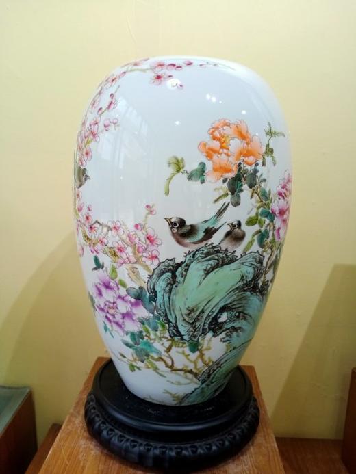 粉彩富贵吉祥花鸟瓶 商品图0