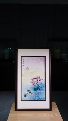 新粉彩荷塘清趣瓷板