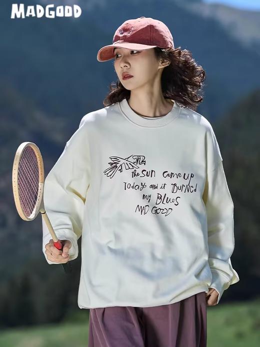 马得工地/MDGDWY243157/手写字母圆领卫衣 商品图0