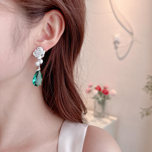 S925银针重工微镶锆石山茶花水滴耳饰LY 商品图2