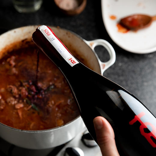 虔途新西兰进口 干红葡萄酒 750ml 虔途红字创印西拉干红葡萄酒 商品图5