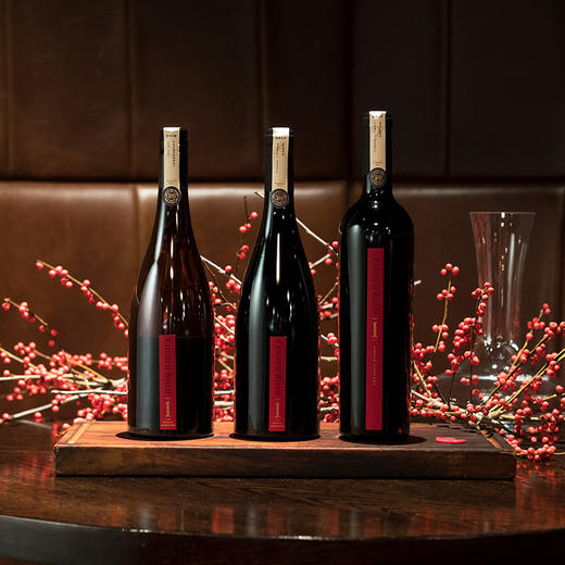 虔途新西兰进口 干红葡萄酒 750ml 虔途红带一号赤霞珠干红葡萄酒 礼盒装 商品图1