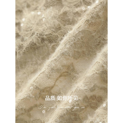 COCOBELLA精致女人味亮片植绒蕾丝衫半高领优雅打底衫LC7027 商品图4