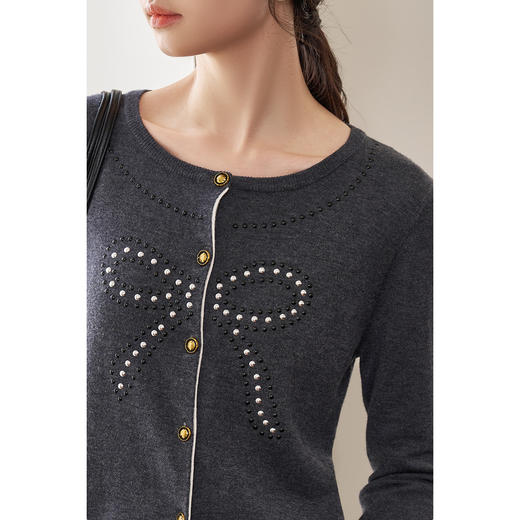 剩S 米思阳2025冬季新款时尚设计感针织衫重工钉珠蝴蝶结开衫上衣4543 商品图4