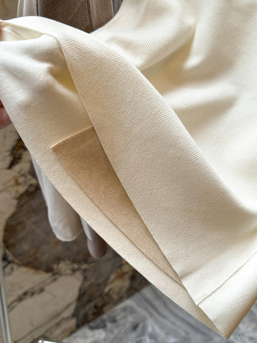 官网499！秋冬三合一带胸垫羊毛蚕丝保暖背心女 V领网纱免穿文胸内搭打底 商品图9